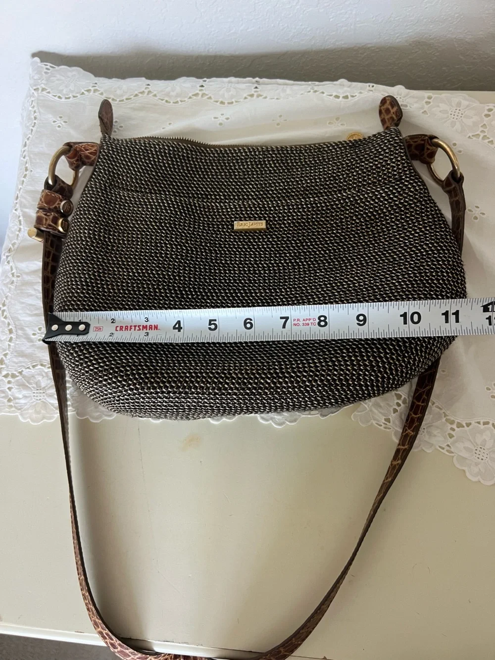 Eric Javits Brown Beige Woven Shoulder Bag Medium Crescent Zip Top Inner Pockets